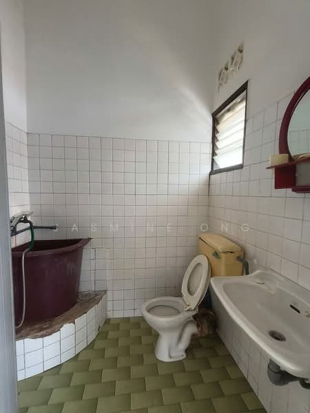 Rumah Teres 2 Tingkat untuk Dijual di Taman Petaling (Kepong) - Jasmine Ong - Bathroom - PropertyGuru.com.my