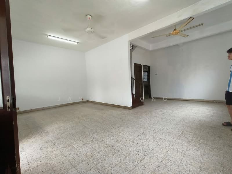 Rumah Teres 2 Tingkat untuk Dijual di Taman Petaling (Kepong) - Jasmine Ong - Living Room - PropertyGuru.com.my