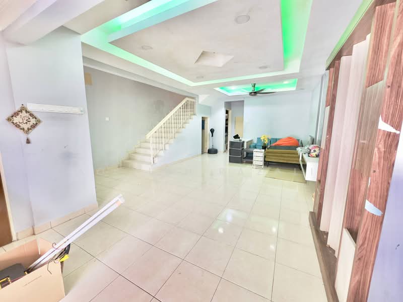Rumah Teres 2 Tingkat untuk Dijual di Bandar Bukit Puchong 2 (Puchong) - Aqillah Razali - Living Room - PropertyGuru.com.my