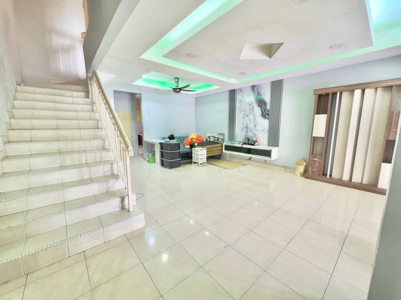 Rumah Teres 2 Tingkat untuk Dijual di Bandar Bukit Puchong 2 (Puchong) - Aqillah Razali - Living Room - PropertyGuru.com.my