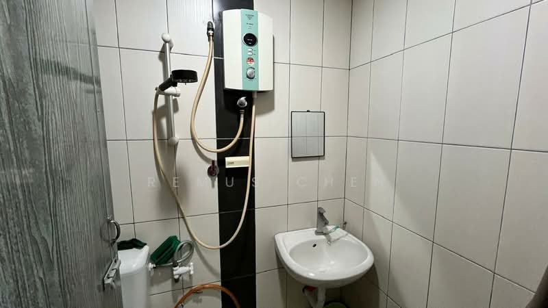 Apartment for Sale at Puncak Baiduri Apartment - Remus Chen - Bathroom - PropertyGuru.com.my