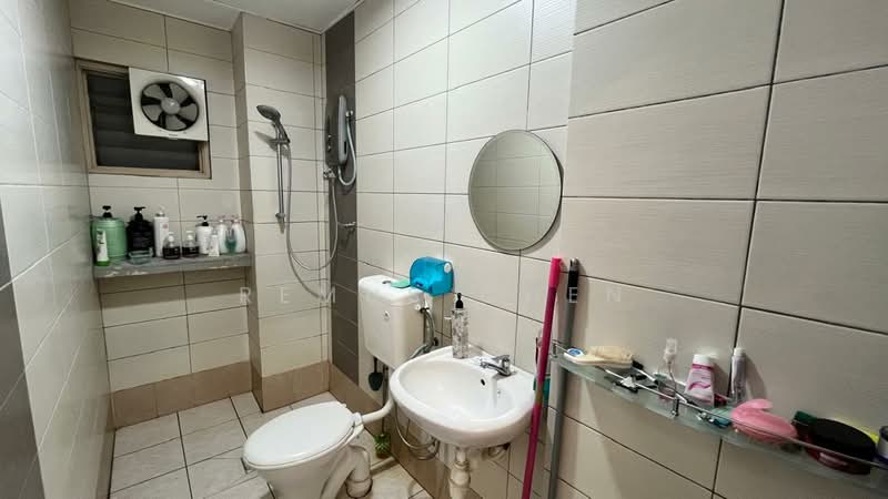 Apartment for Sale at Puncak Baiduri Apartment - Remus Chen - Bathroom - PropertyGuru.com.my