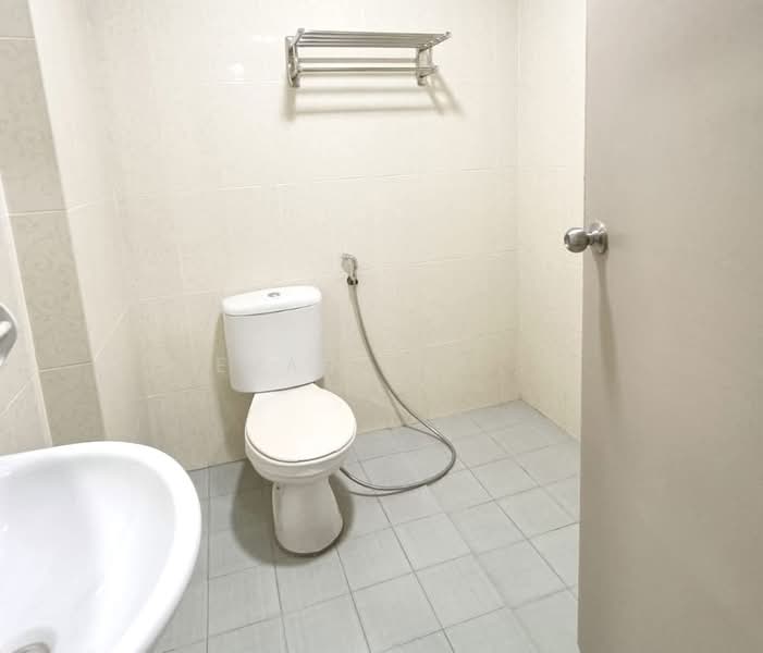 Apartment for Rent at Pangsapuri Seri Pinang - Evanslee . - Bathroom - PropertyGuru.com.my