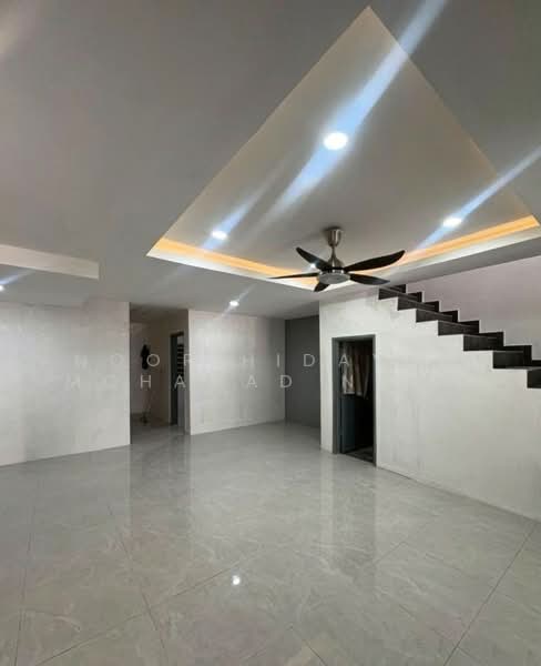 2-storey Terraced House for Sale in Bandar Puncak Alam (Puncak Alam) - Noor Hidayah Mohamad Noor - Living Room - PropertyGuru.com.my