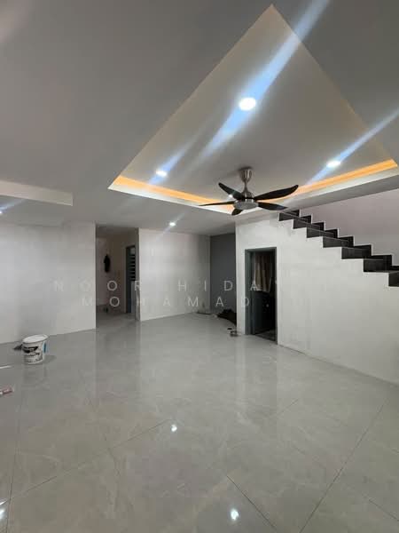 2-storey Terraced House for Sale in Bandar Puncak Alam (Puncak Alam) - Noor Hidayah Mohamad Noor - Living Room - PropertyGuru.com.my