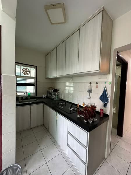 Pangsapuri untuk Dijual di Desa Indah Block 86 - Hong . - Kitchen - PropertyGuru.com.my