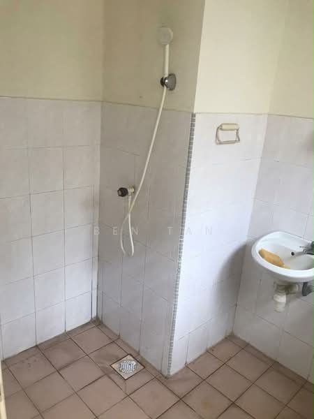 2-storey Terraced House for Rent in Bandar Sri Damansara (Selangor) - Ben Tan - Bathroom - PropertyGuru.com.my