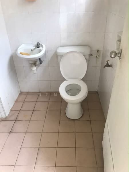 2-storey Terraced House for Rent in Bandar Sri Damansara (Selangor) - Ben Tan - Bathroom - PropertyGuru.com.my