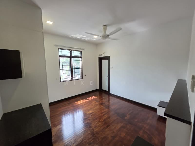 Rumah Berkembar untuk Dijual di Bandar Sungai Long (Selangor) - Mike Lim - PropertyGuru.com.my