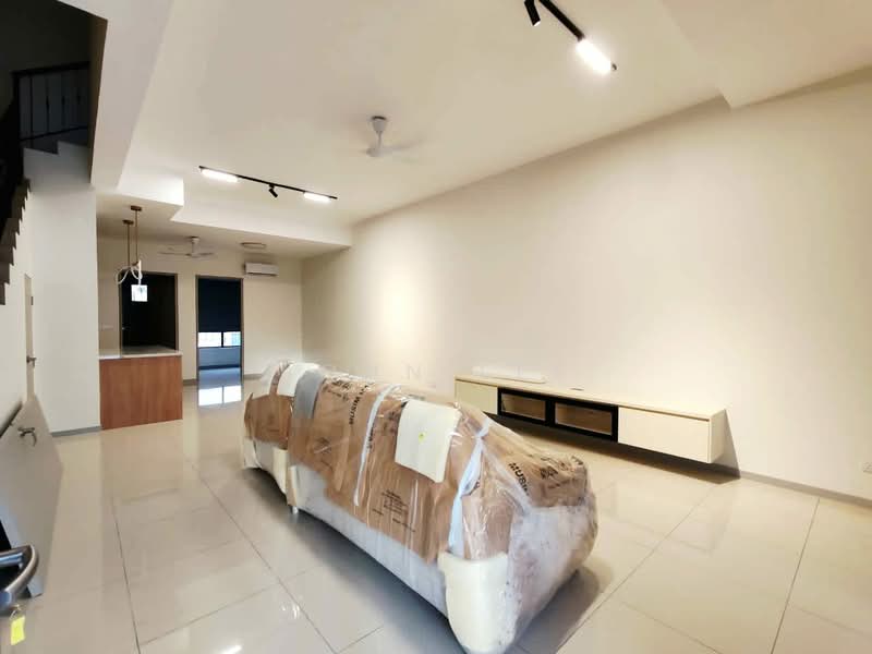 Rumah Teres 2 Tingkat untuk Dijual di Bandar Bukit Puchong (Puchong) - John Lee - Living Room - PropertyGuru.com.my