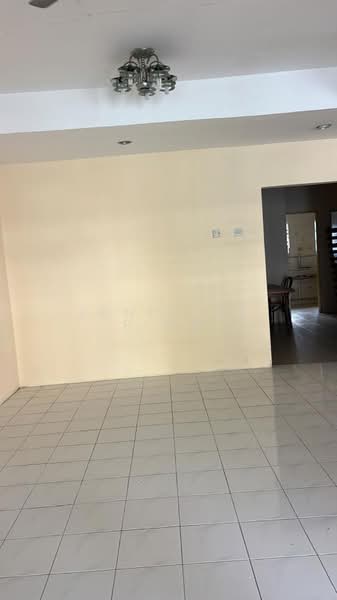 Rumah Teres 2 Tingkat untuk Dijual di Klang (Selangor) - Jeniffer P'ng - Living Room - PropertyGuru.com.my