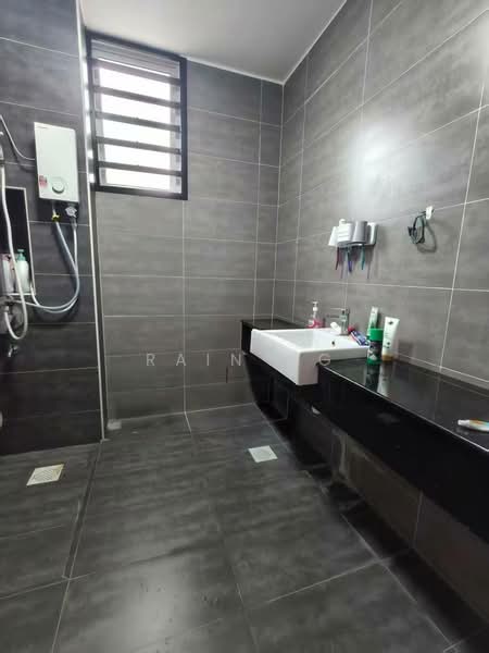 Rumah Teres 2-Tingkat untuk Dijual di Pekan Nanas (Johor) - Rain Ng - Bathroom - PropertyGuru.com.my