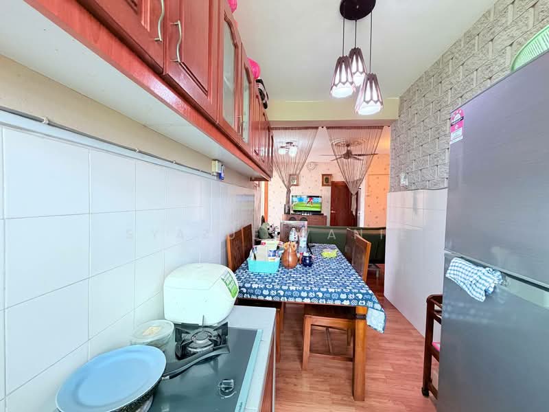 Pangsapuri untuk Dijual di Pangsapuri Sri Baiduri - Syazue Wanie - Kitchen - PropertyGuru.com.my