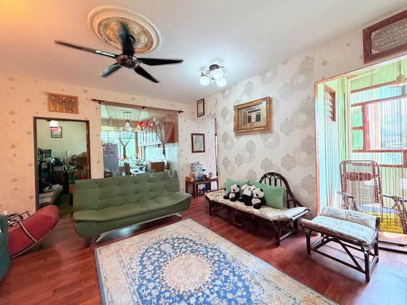 Pangsapuri untuk Dijual di Pangsapuri Sri Baiduri - Syazue Wanie - Living Room - PropertyGuru.com.my