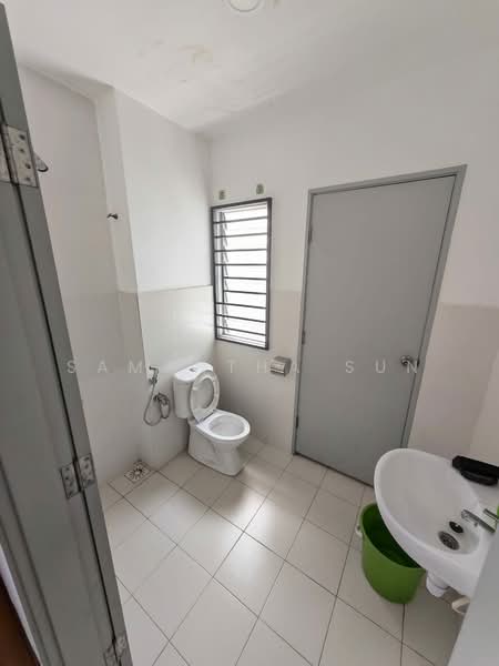 Rumah Teres 2-Tingkat untuk Dijual di Bandar Puncak Alam (Puncak Alam) - Samantha Sun - Bathroom - PropertyGuru.com.my