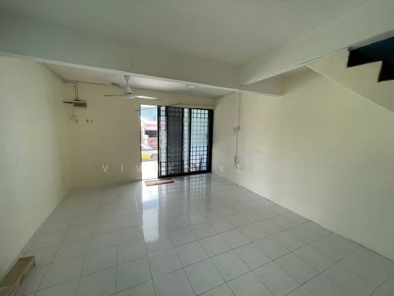 2-storey Terraced House for Sale in Taman Desa Cemerlang (Ulu Tiram) - Vivien Keck - Living Room - PropertyGuru.com.my