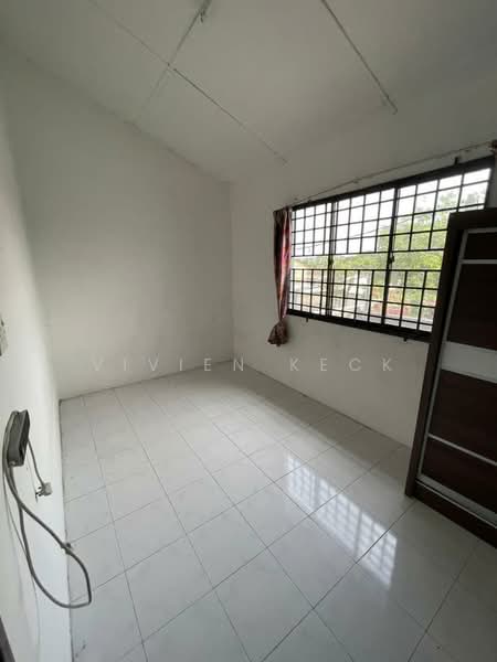 2-storey Terraced House for Sale in Taman Desa Cemerlang (Ulu Tiram) - Vivien Keck - Interior - PropertyGuru.com.my