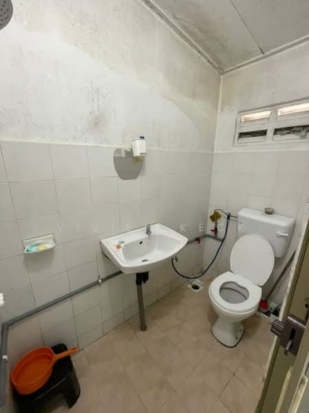 2-storey Terraced House for Sale in Taman Desa Cemerlang (Ulu Tiram) - Vivien Keck - Bathroom - PropertyGuru.com.my