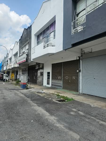Kilang untuk Dijual di Taman Perindustrian Bukit Serdang (Seri Kembangan) - Sally Wong - Exterior - PropertyGuru.com.my