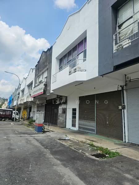 Kilang untuk Dijual di Taman Perindustrian Bukit Serdang (Seri Kembangan) - Sally Wong - Exterior - PropertyGuru.com.my