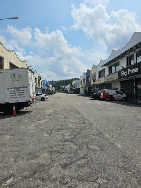 Kilang untuk Dijual di Taman Perindustrian Bukit Serdang (Seri Kembangan) - Sally Wong - PropertyGuru.com.my