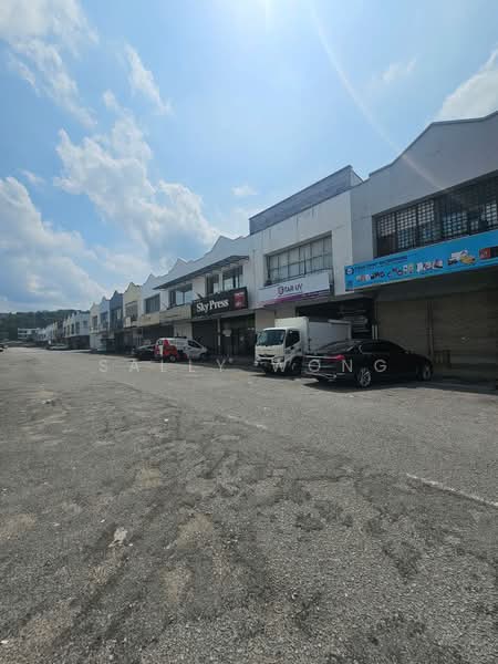 Kilang untuk Dijual di Taman Perindustrian Bukit Serdang (Seri Kembangan) - Sally Wong - Exterior - PropertyGuru.com.my