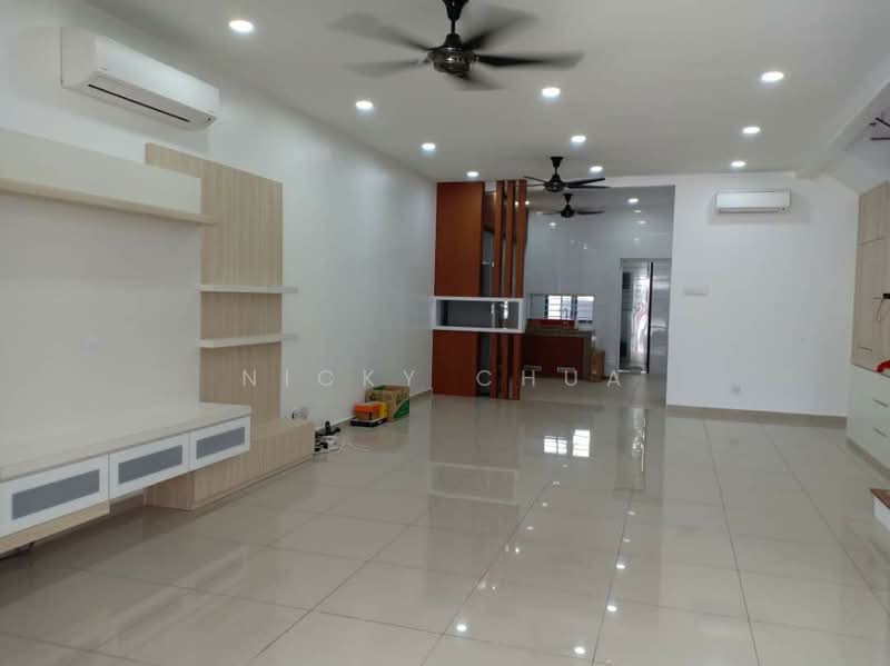 Rumah Teres untuk Dijual di Kajang East (Semenyih) - Nicky Chua - Living Room - PropertyGuru.com.my