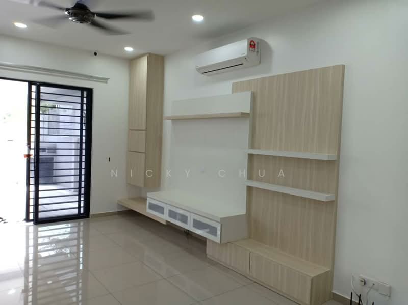 Rumah Teres untuk Dijual di Kajang East (Semenyih) - Nicky Chua - Living Room - PropertyGuru.com.my