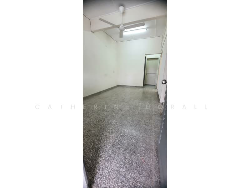 Rumah Teres 1 Tingkat untuk Dijual di Sea Park (Petaling Jaya) - Catherine Dorall - Living - PropertyGuru.com.my