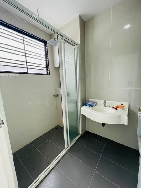 Rumah Teres untuk Disewa di 16 Sierra (Puchong) - Grace Tham - Bathroom - PropertyGuru.com.my