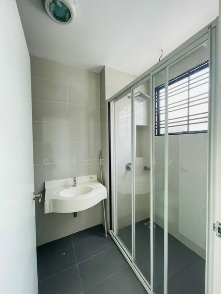 Rumah Teres untuk Disewa di 16 Sierra (Puchong) - Grace Tham - Bathroom - PropertyGuru.com.my