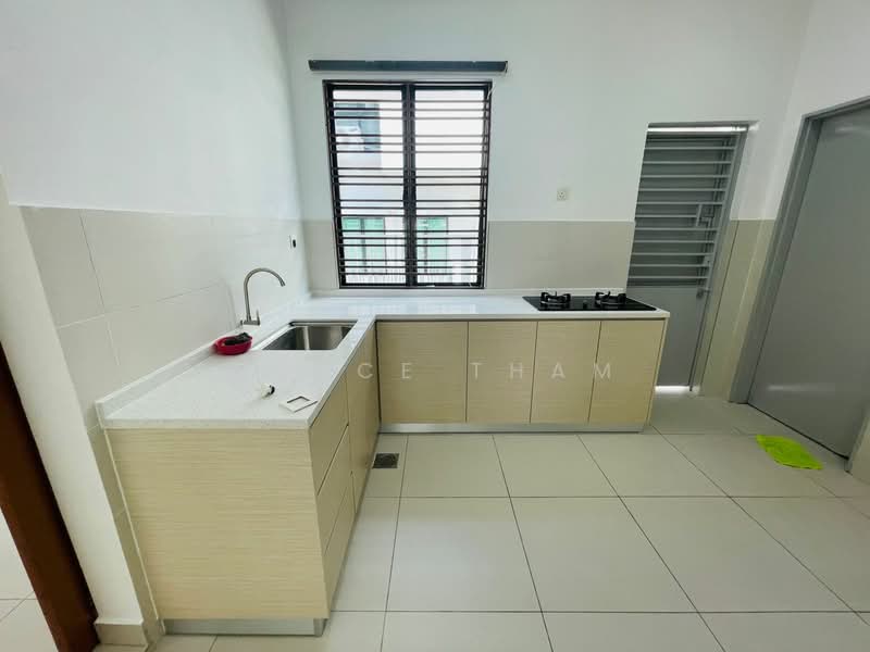 Rumah Teres untuk Disewa di 16 Sierra (Puchong) - Grace Tham - Kitchen - PropertyGuru.com.my