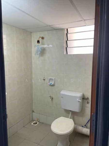 Pangsapuri untuk Dijual di Sri Anggerik 2 - Alan Yeoh - Bathroom - PropertyGuru.com.my