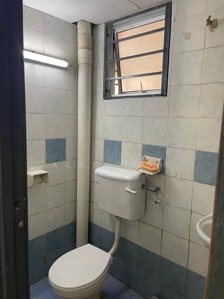 Pangsapuri untuk Dijual di Sri Anggerik 2 - Alan Yeoh - Bathroom - PropertyGuru.com.my