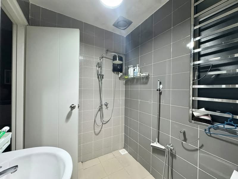 Rumah Teres 3 Tingkat untuk Dijual di Taman Titi Heights (Balik Pulau) - Kelvin Toh - Bathroom - PropertyGuru.com.my