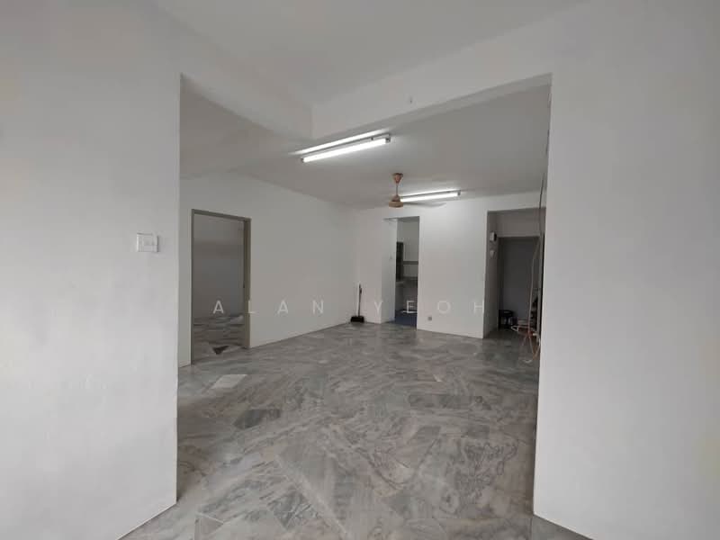 Pangsapuri untuk Dijual di Sri Anggerik 2 - Alan Yeoh - Living Room - PropertyGuru.com.my