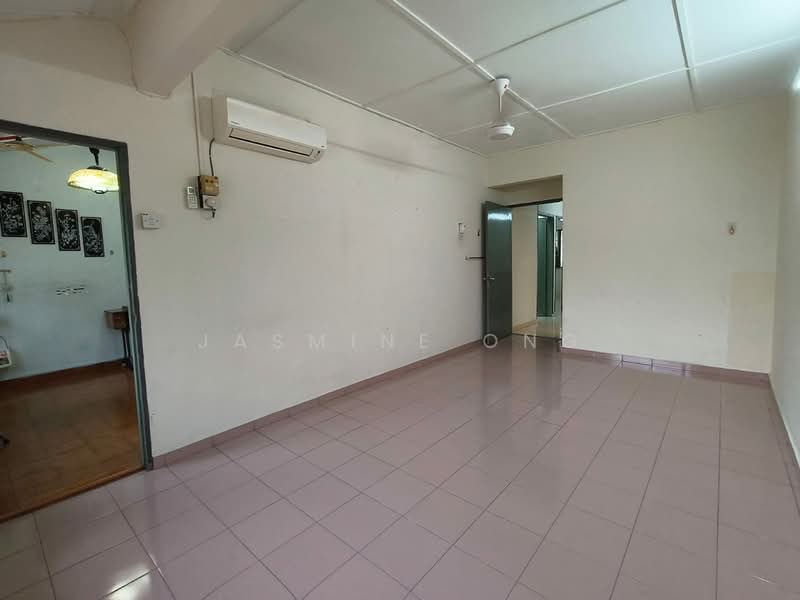 Rumah Teres untuk Dijual di Taman Sri Segambut (Segambut) - Jasmine Ong - Living Room - PropertyGuru.com.my