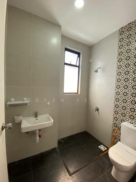 Rumah Berkembar untuk Disewa di Kuala Selangor (Selangor) - Bryan Yeoh - Bathroom - PropertyGuru.com.my
