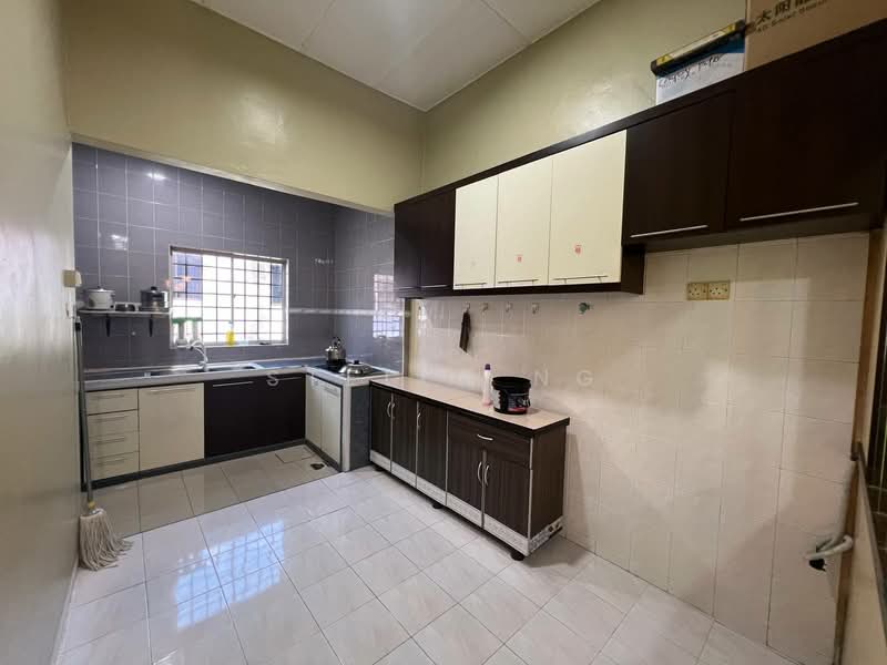 1-storey Terraced House for Sale in Taman Desa (Kulai) - Stella Ng - Kitchen - PropertyGuru.com.my