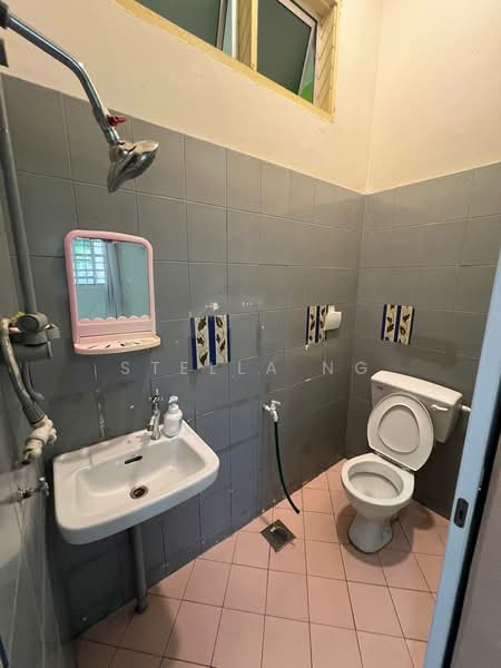 1-storey Terraced House for Sale in Taman Desa (Kulai) - Stella Ng - Bathroom - PropertyGuru.com.my
