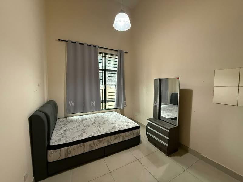Kediaman Servis untuk Dijual di Connaught Avenue - Winnie Tai - Bedroom - PropertyGuru.com.my