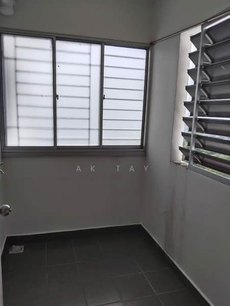 Pangsapuri untuk Disewa di D'Cassia - AK TAY - Balcony - PropertyGuru.com.my