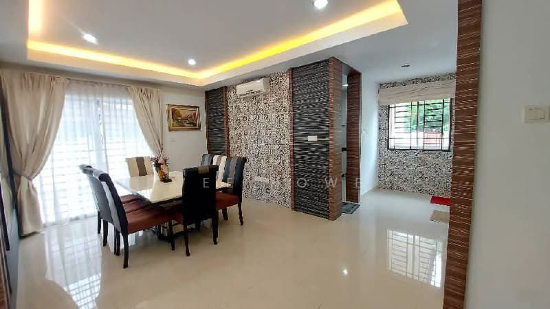 Rumah Banglo untuk Dijual di Taman Bukit Kempas (Tampoi) - Wee Howe - Dining Room - PropertyGuru.com.my