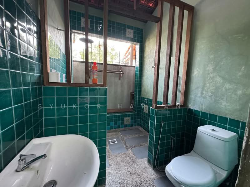 Bungalow for Sale in Kuala Lumpur (Kuala Lumpur) - Syukor Hartanah - Bathroom - PropertyGuru.com.my