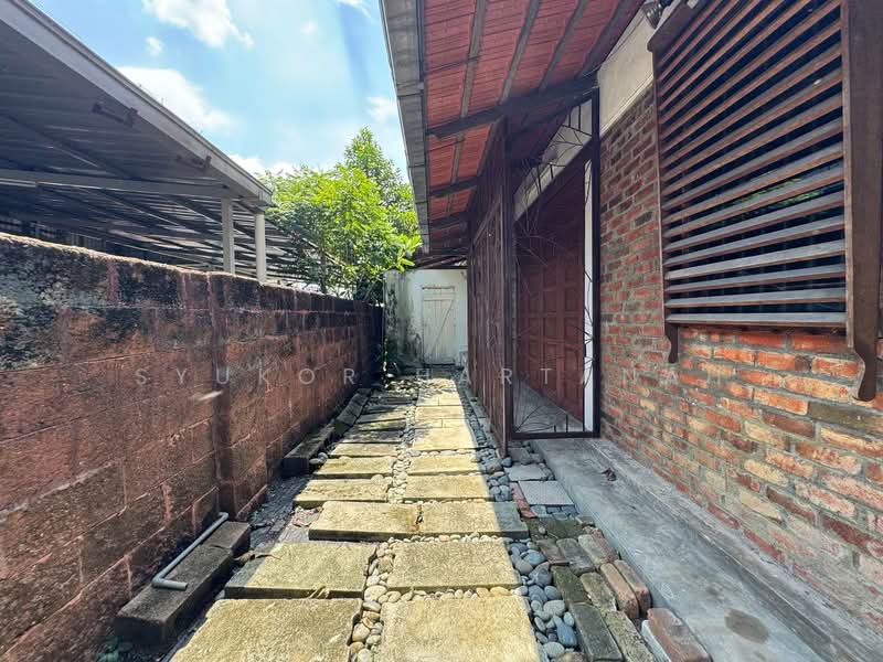 Bungalow for Sale in Kuala Lumpur (Kuala Lumpur) - Syukor Hartanah - Exterior - PropertyGuru.com.my