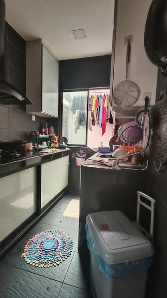 Rumah Teres 2.5 Tingkat untuk Dijual di Taman Sutera Utama (Skudai) - Jia En Lee - Kitchen - PropertyGuru.com.my