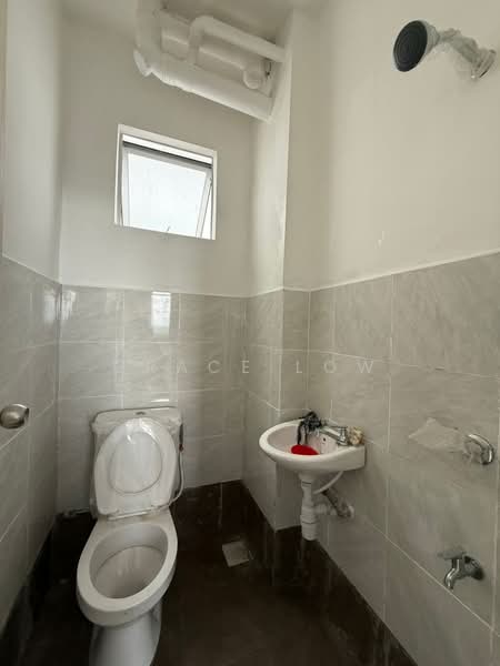Pangsapuri untuk Disewa di Seri Molek Perdana - Grace Low - Bathroom - PropertyGuru.com.my
