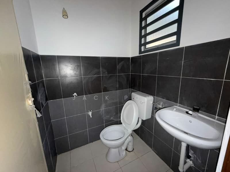 1-storey Terraced House for Sale in Hulu Kinta (Perak) - Jack Poh - Bathroom - PropertyGuru.com.my