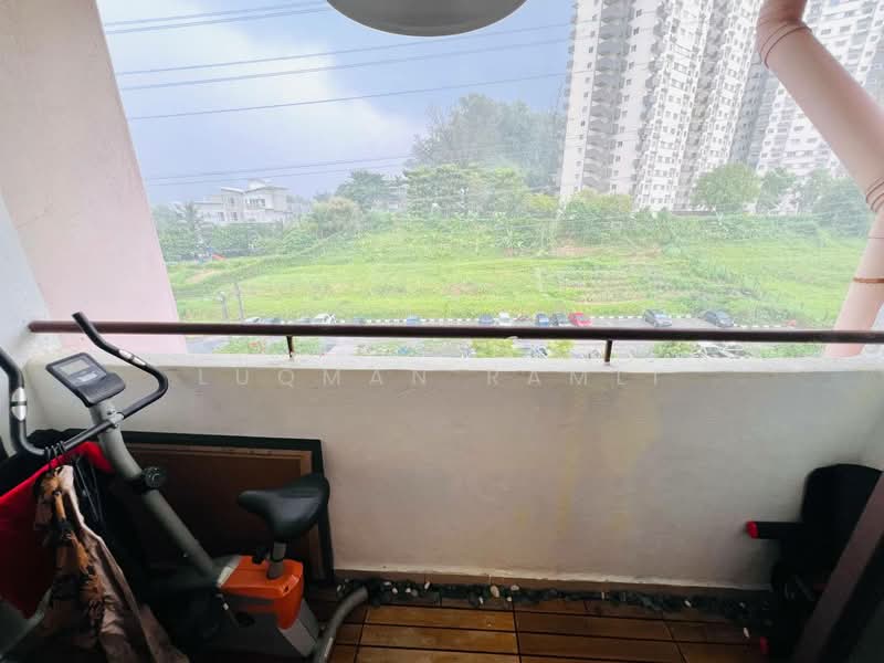 Pangsapuri untuk Dijual di Desa Saujana - Luqman Ramli - Balcony - PropertyGuru.com.my