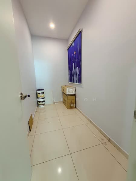 Servis Apartment untuk Dijual di Straits Garden Residence - Jane Poh - Corridor - PropertyGuru.com.my